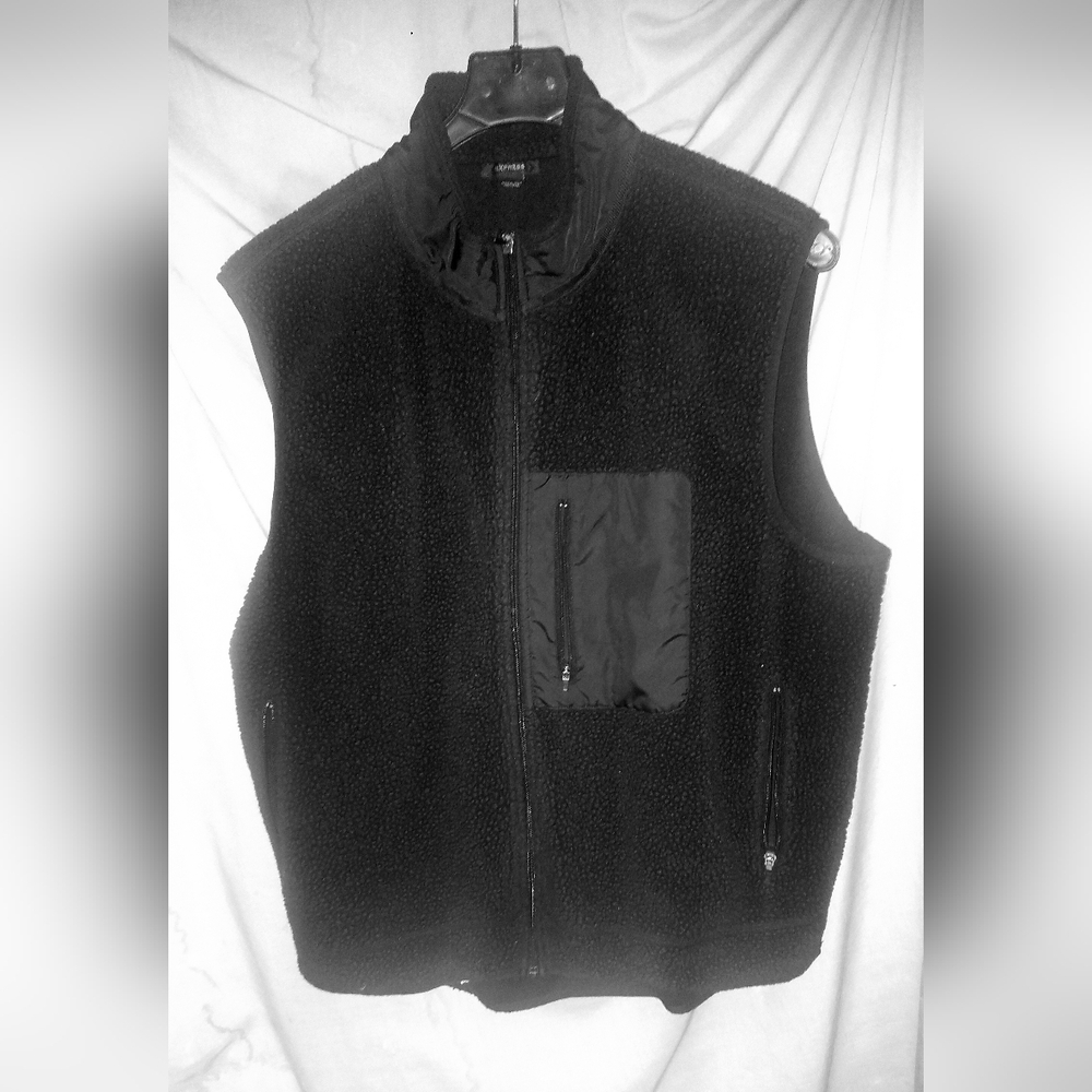 Men's Express Black Fleece Utility Full Zip Vest Size XL 3 Zippered Pockets